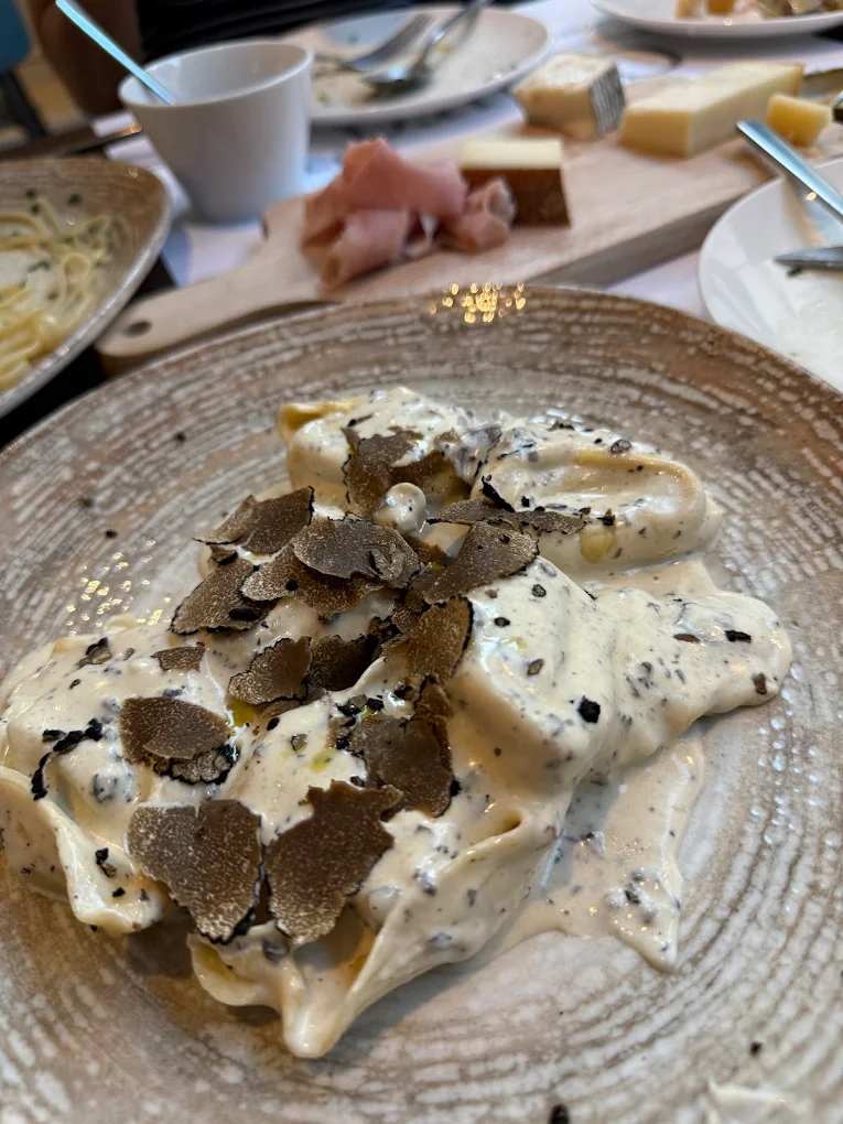 Ravioles truffées à la ricotta et truffe d'été